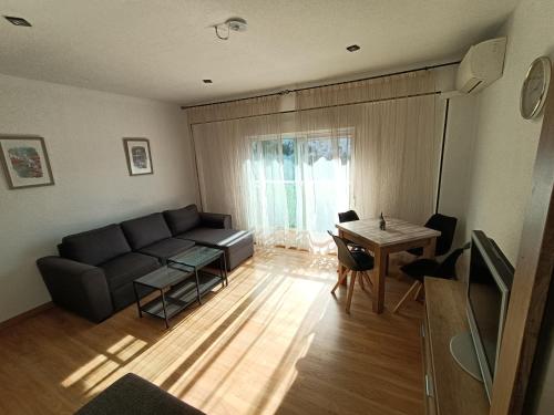 Gran apartamento cerca del mar y Castillo