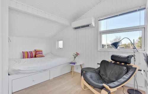 Posezení v ubytování 3 Bedroom Amazing Home In Juelsminde