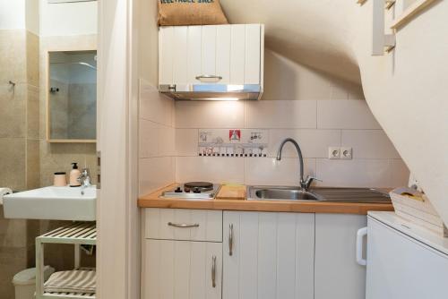 Kuchyňa alebo kuchynka v ubytovaní Aelia Home Suites