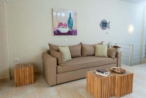 Ruang duduk di Aelia Home Suites