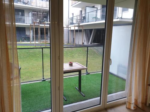 Kawasan patio atau luaran di Confortable T2 NEUF - RDC - 2/4 personnes