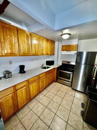Beautiful & Huge 2 Bed Duplex – Photos 2
