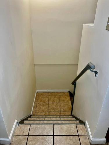 Beautiful & Huge 2 Bed Duplex – Photos 3
