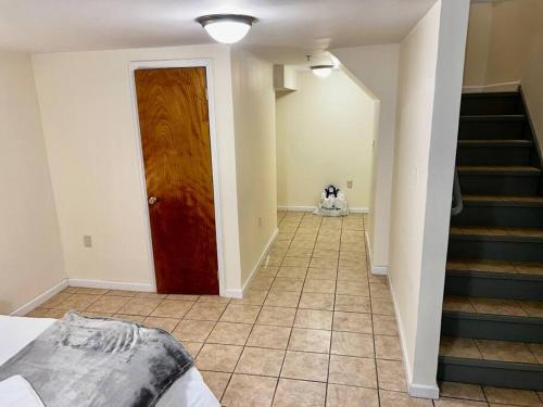 Beautiful & Huge 2 Bed Duplex – Photos 5