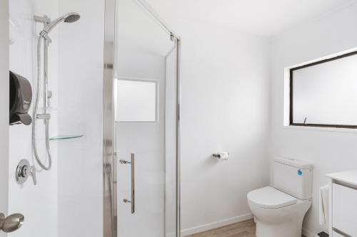 Koupelna v ubytování Cobblestone Court Motel - Wenzel Motels