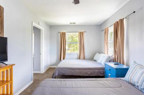 Postel nebo postele na pokoji v ubytování Heights Haven