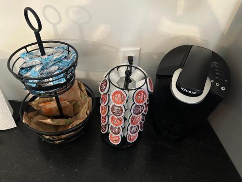 Kaffe- og tefaciliteter på Lou-City Penthouse Suite! Savor Life with Hollyhock