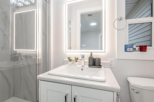 Stylish 3 Bed 2 Bath Ground Level Suite. – Photos 3