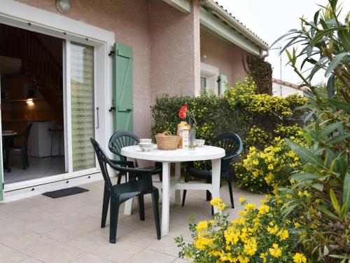 Maison T3 avec Mezzanine, Terrasse et Garage, à 1000m de la Plage - 6 couchages - FR-1-229D-67