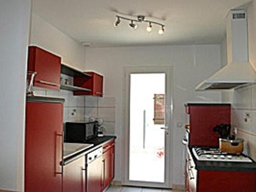 Photo de la galerie de l'établissement Maison proche plage avec jardin, La Tranche-sur-Mer - FR-1-22-166, à La Tranche-sur-Mer