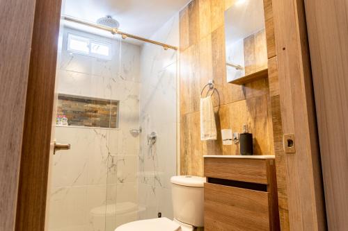 Ванна кімната в COMFORT+TRANQUILIDAD=ROMÁNTICO APARTAESTUDIO CON PISCINA #6