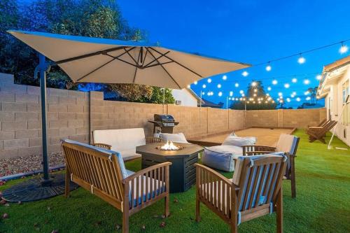 Twilight Chateau w/ Heated Pool, Hot Tub, & Games!