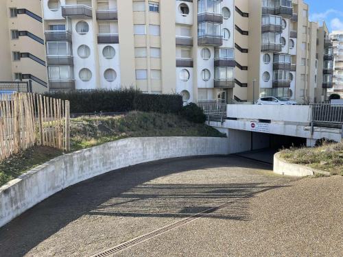 Το κτήριο όπου στεγάζεται  το διαμέρισμα