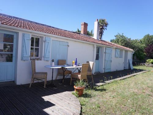 Maison rénovée avec jardin, proche plage, 4 couchages, Barbâtre - FR-1-224B-744