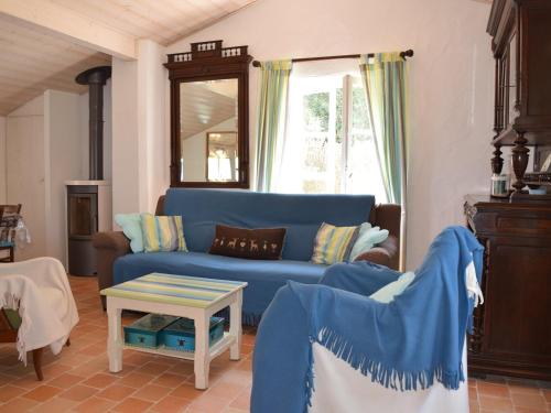 Photo de la galerie de l'établissement Maison en pierre avec 2 chambres près de la plage - Noirmoutier-en-l'Île - FR-1-224B-63, à Noirmoutier-en-l'lle