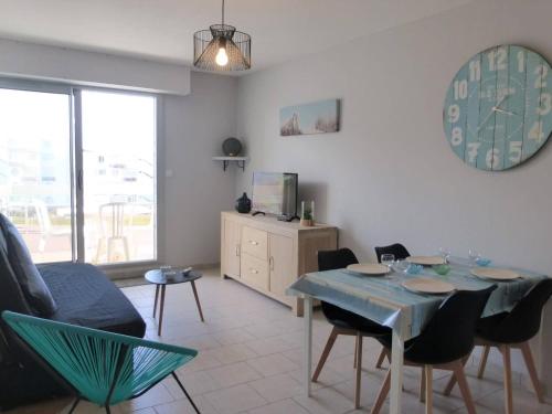 Appartement Vue Mer, Accès Direct Plage, Parking Privé, Saint-Gilles-Croix-de-Vie - FR-1-224-770
