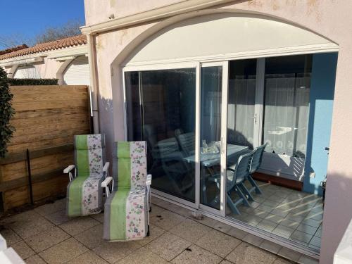 Maison 2 pièces à 200m plage, piscine, tennis, parking - FR-1-224A-49