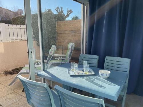 Photo de la galerie de l'établissement Maison 2 pièces à 200m plage, piscine, tennis, parking - FR-1-224A-49, à Bretignolles-sur-Mer