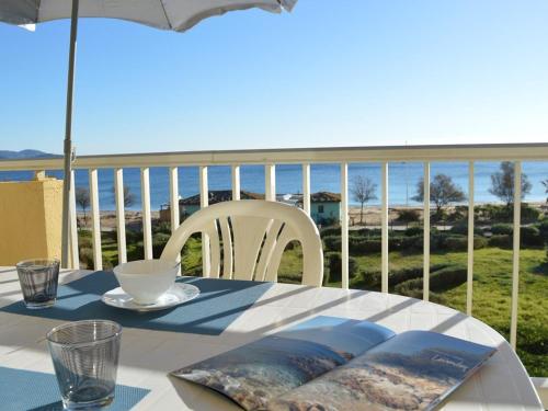 Appartement Le Lavandou, 2 pièces, 4 personnes - FR-1-251-221