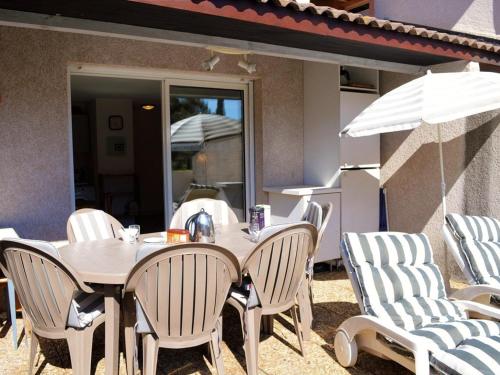 Appartement Le Lavandou, 2 pieces, 4 personnes - FR-1-251-292