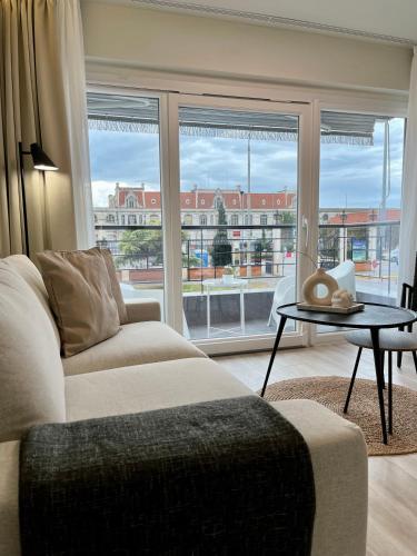 Portrait - Deluxe Living