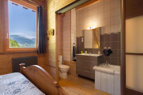 Kúpeľňa v ubytovaní Les Esseroliettes NATURE & SPA