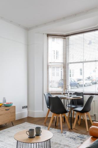 Serenity Square - Wow location central Brighton sleeps 4 photo 10