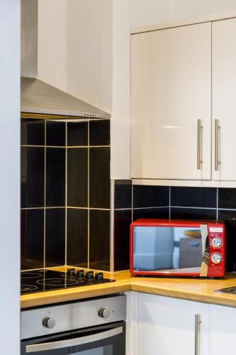 Serenity Square - Wow location central Brighton sleeps 4 photo 16