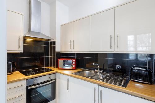 Serenity Square - Wow location central Brighton sleeps 4 photo 17