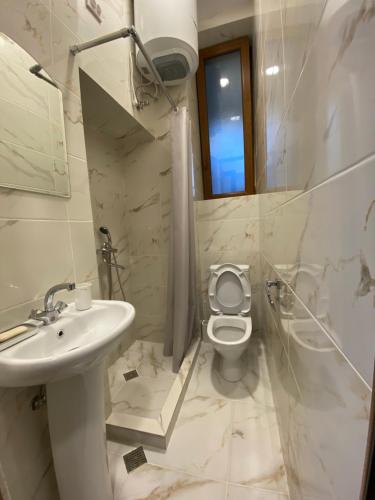 Ванна кімната в Guest House GML-2