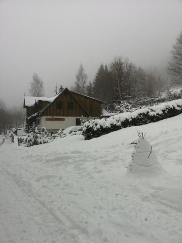 Chata Zákoutí durante el invierno