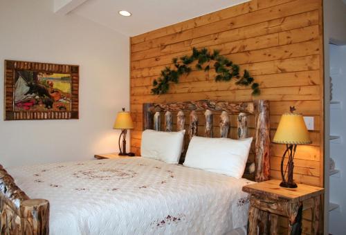 Katil atau katil-katil dalam bilik di Rocky Mountain Retreat 2 by Rocky Mountain Resorts