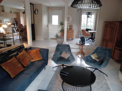 Zona d'estar a Chambre avec sdb