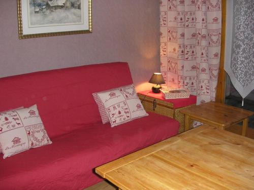 Studio Valloire, 1 pièce, 3 personnes - FR-1-263-154にあるベッド