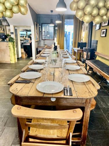 Εστιατόριο ή άλλο μέρος για φαγητό στο Blas at Fronlas Café - The heart of Newport