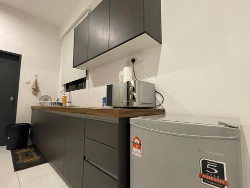 Η κουζίνα ή μικρή κουζίνα στο CONDO 2-10 IMPERIO PROFESSIONAL SUITE Alor Setar