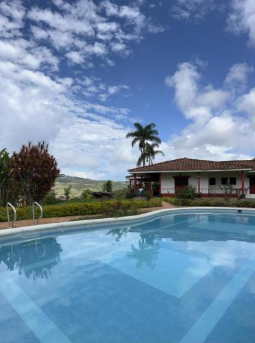 Finca La Tribu La Cumbre-Valle