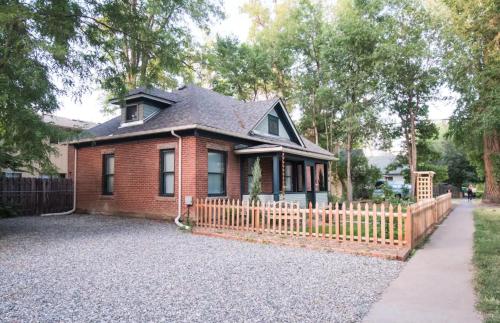 216 W Myrtle St – Photos 2