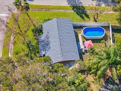 Πισίνα στο ή κοντά στο Gorgeous Heated Pool House Near Gulf Beaches!