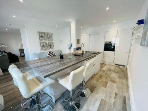Summer Breeze Apartment, in the Historic Centre of Lagos