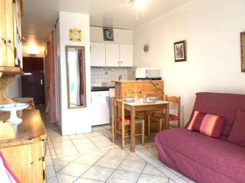 Appartement F1 avec balcon et parking, à 5 min des Thermes et de l’Étang de Thau, animaux admis - FR-1-503-16
