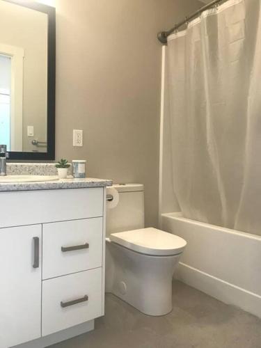 Immaculate suite with amazing mountain views! – Photos 2