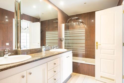 Terrazas Del Duque Sunset Apartment