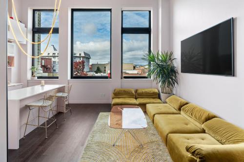 Hudson Pink Suite by IRIS PROPERTIES!