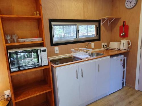 ครัวหรือมุมครัวของ Helles, modernes Containerhaus