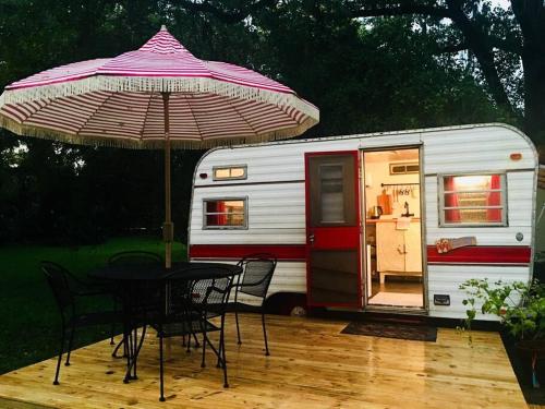 Luxury Lake Glamping - Meet Miss Ruby – Photos 2