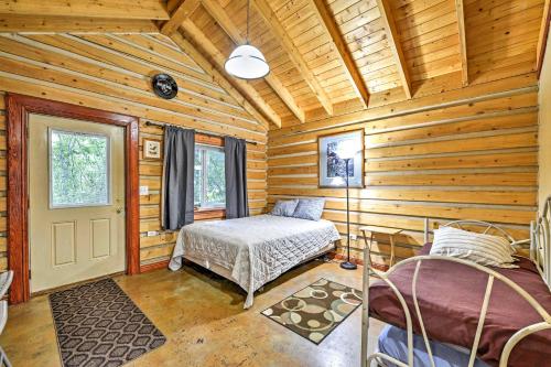 Postel nebo postele na pokoji v ubytování Creekside Seward Cabin with BBQ Fire Pit on 3 Acres!