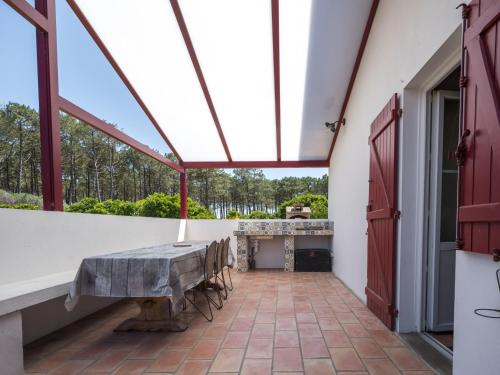 Photo de la galerie de l'établissement Maison Biscarrosse Plage 10 pers, WIFI, animaux acceptés - FR-1-521-95, à Biscarrosse-Plage