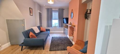 Χώρος καθιστικού στο Sutherland St - 2 bed home with free Parking