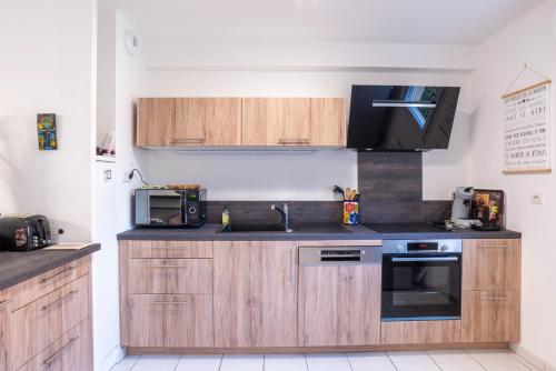 Zdjęcie z galerii obiektu Location appartement 3 étoiles - 2 personnes w mieście Le Pradet